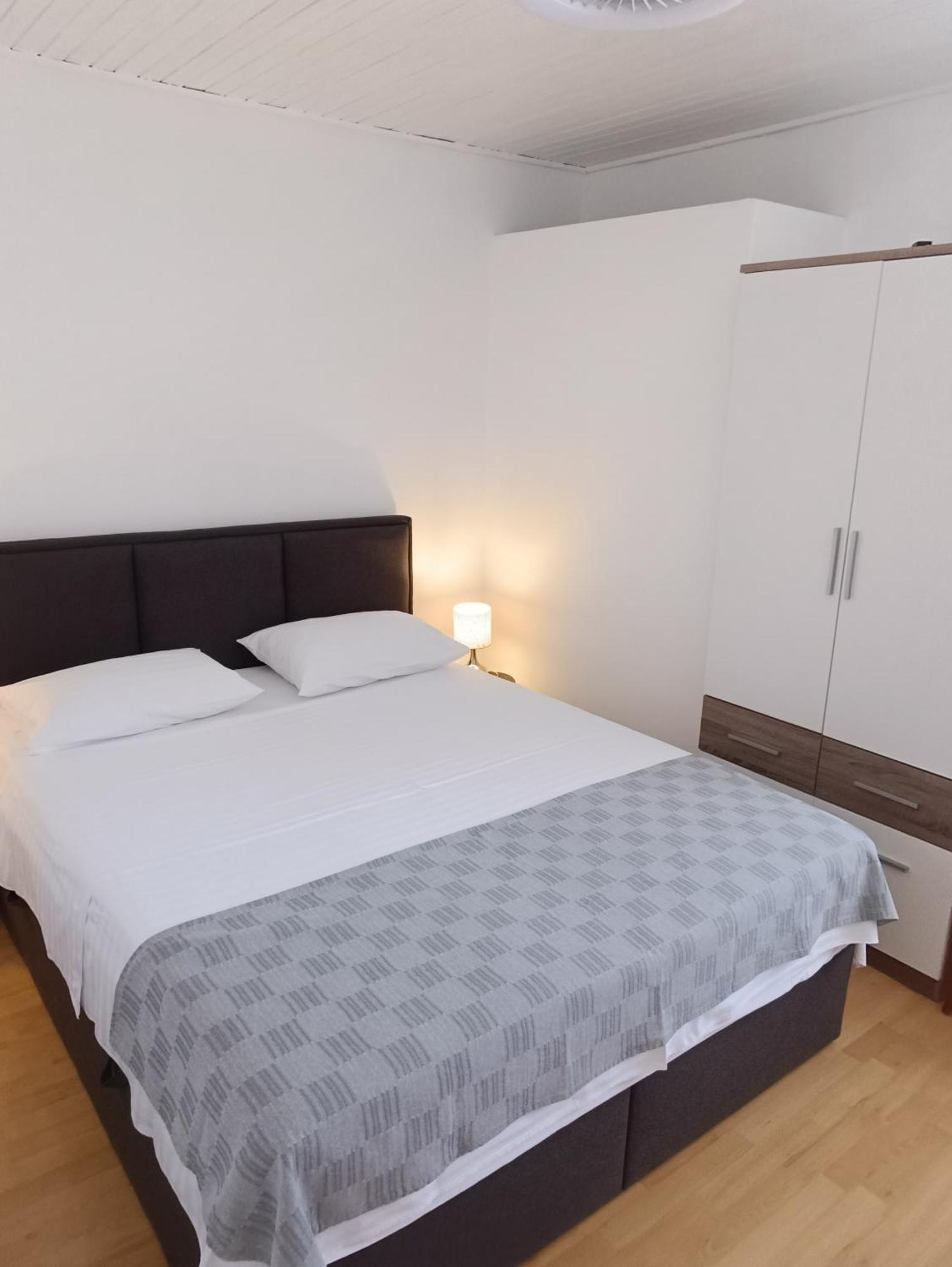 Apartmani Sprljan Vodice Luaran gambar