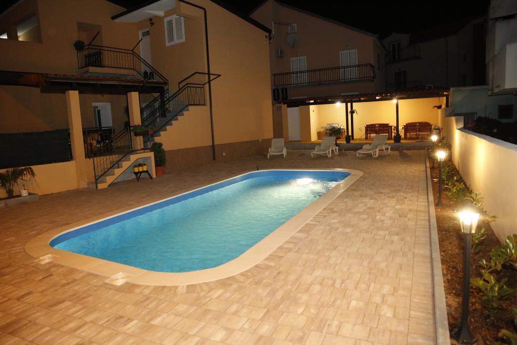 Apartmani Sprljan Vodice Luaran gambar